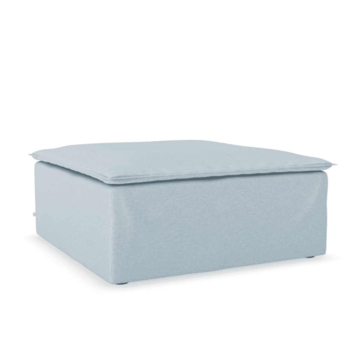 Luca Fotpall Baby Blue. Fotpall i ljusbrun chenille som passar perfekt till våra soffor Luca Original och Luca Grande. Luca är en stor sittpuff som därför kan användas som divan eller schäslong till din soffa, för skapa en extra sittplats framför TV:n eller som ett bord att ställa din frukostbricka på.