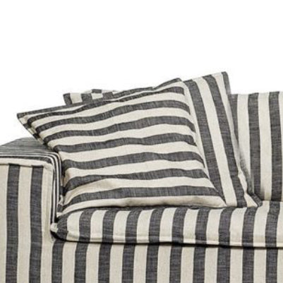 Luca 2-Sitssoffa Randig är en ljusgrå/beige soffa med svarta ränder i linne från Melimeli