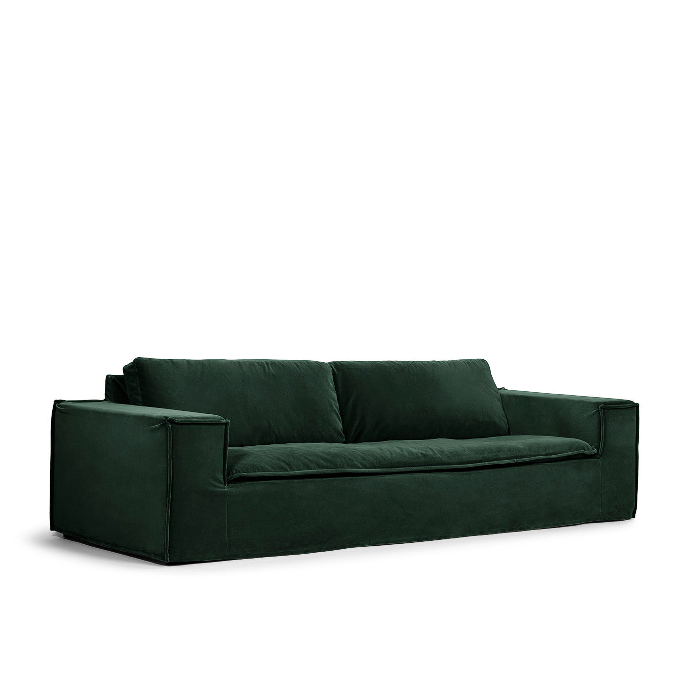 Luca Grande 3-Sitssoffa Emerald Green är en mörkgrön sammetsoffa från MELIMELI