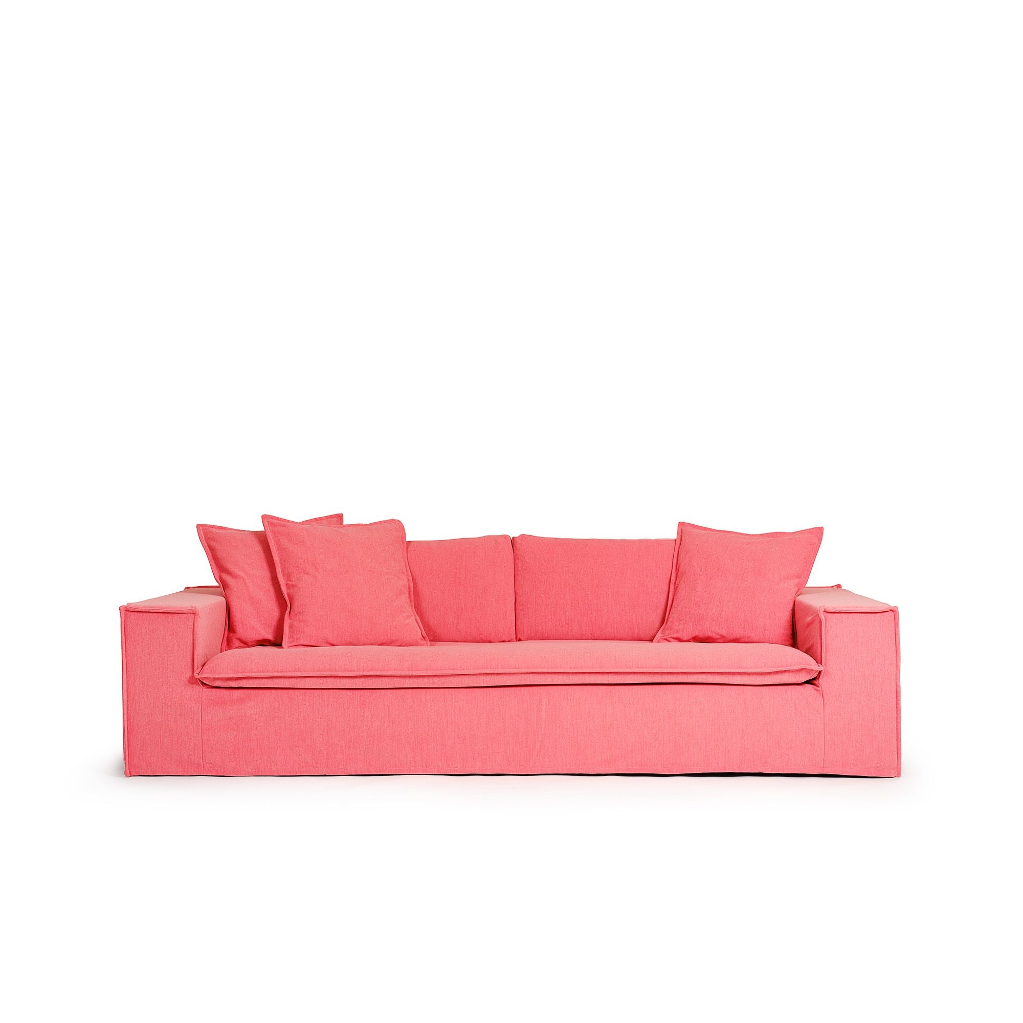 Luca 3-Sitssoffa Coral är en korallfärgad soffa i chenille från Melimeli