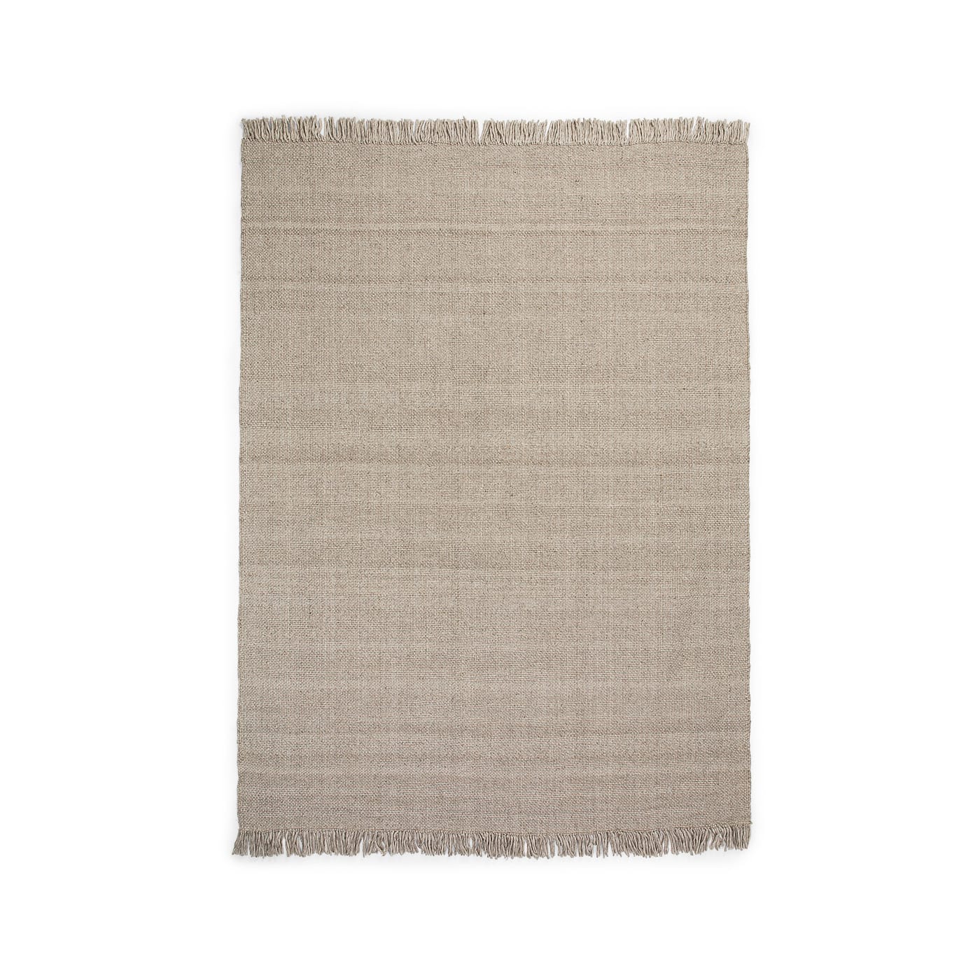 Laura Matta Sand är en ljusgrå matta i polyester från 100% återvunnet material