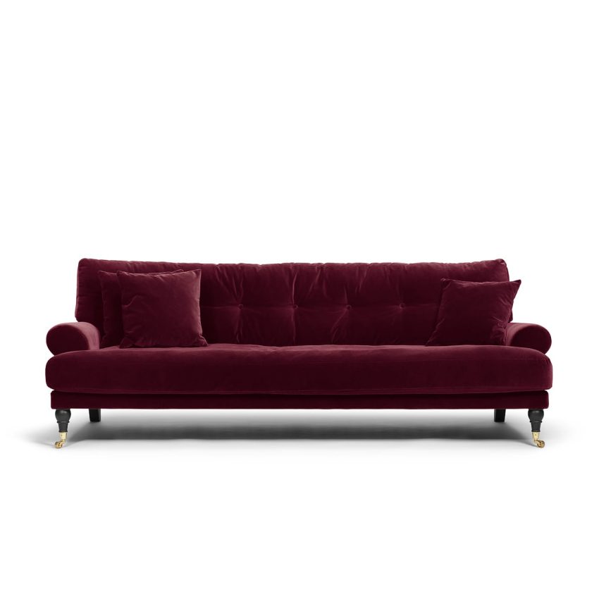 Blanca 3-Sitssoffa Ruby Red är en Howard-soffa i vinröd sammet från Melimeli