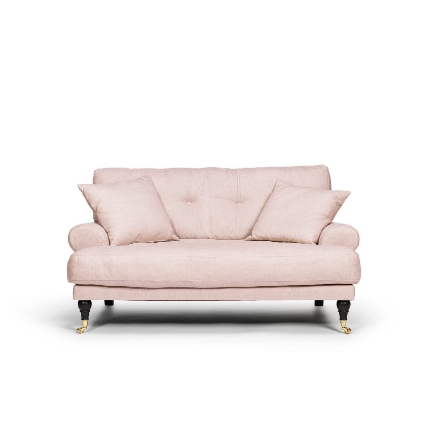Blanca Love Seat Blush är en liten Howard-soffa i rosa linne från Melimeli