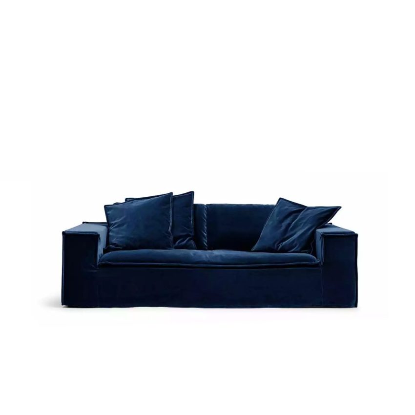 Luca 2-Sitssoffa Deep Blue är en mörkblå soffa i sammet från Melimeli