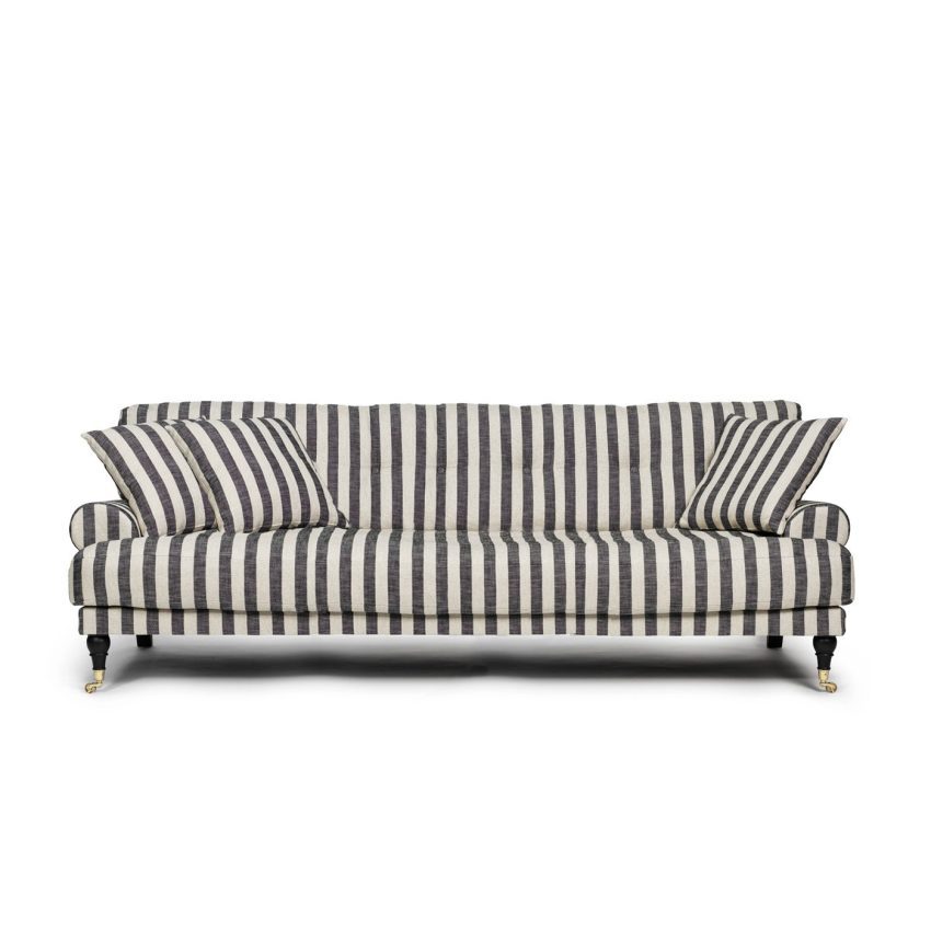 Blanca 3-Sitssoffa Randig är en Howard-soffa i linne med svarta ränder från Melimeli